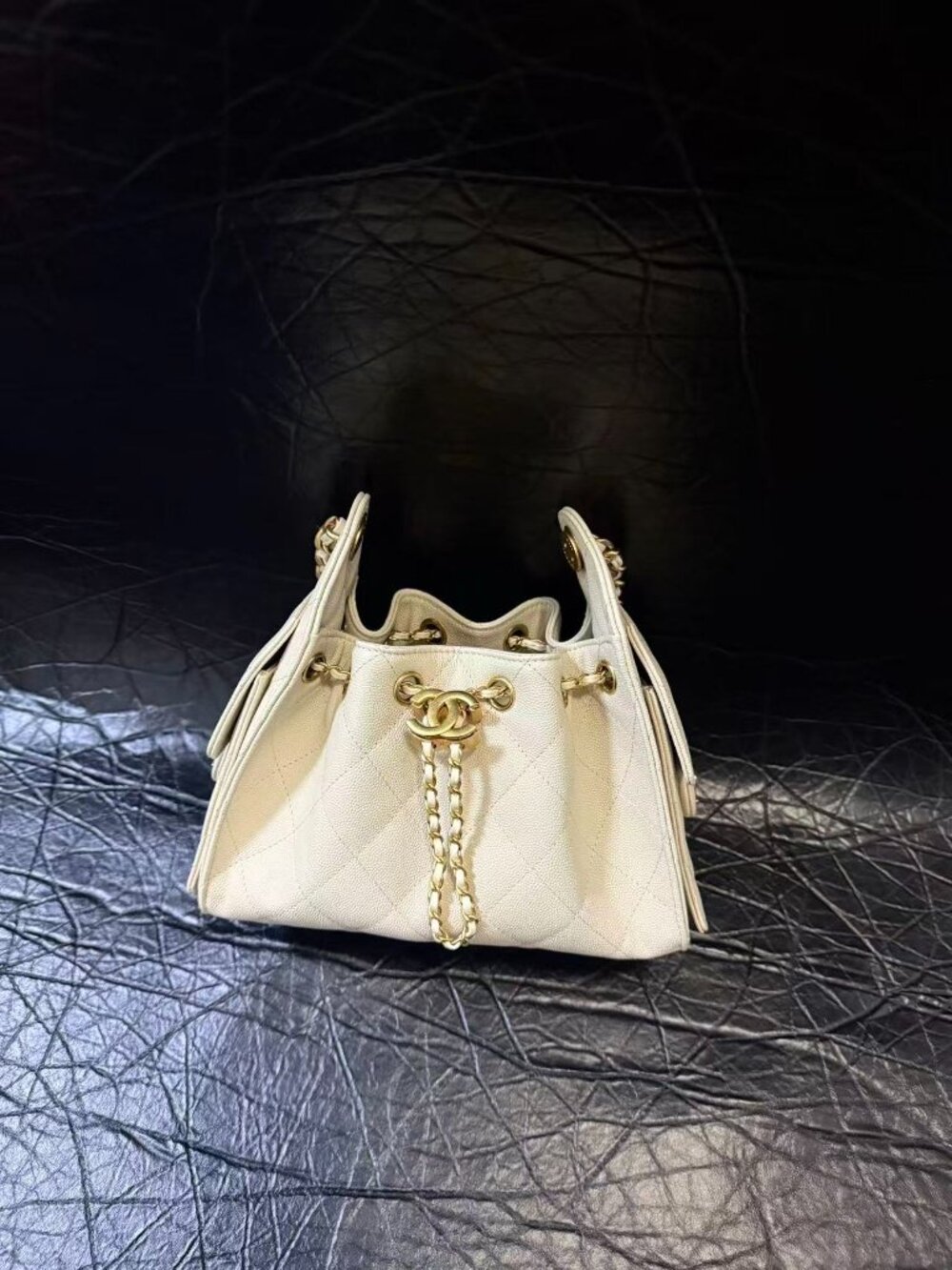 Classic CHANEL bag: A Stylish and Versatile Choice for Elegance